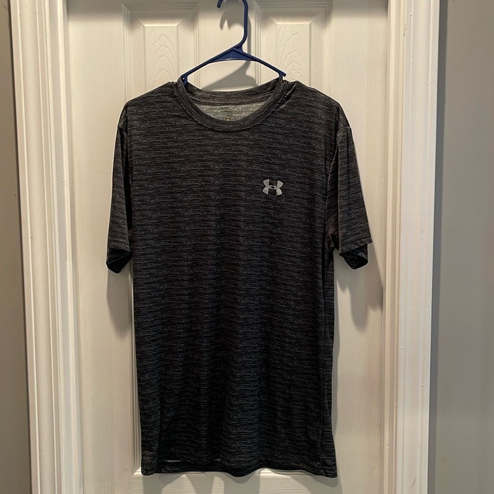 Under Armour (Boys) Large size Gray and Black (Heat Gear) T-Shirt